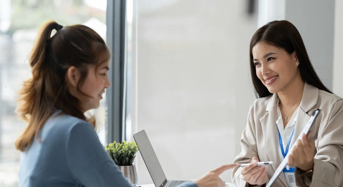 Từ làn sóng nhân sự bất động sản, ngân hàng chuyển sang tư vấn bảo hiểm: Nhìn về cấu trúc dòng tiền phòng thủ và dư địa thị trường