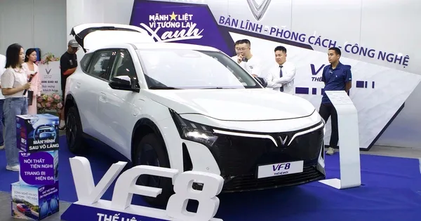 VinFast VF8 Thế Hệ Mới Cung Cước Sớm 51 Trilit cho Chương Trình Mạnh Litzak Xanh