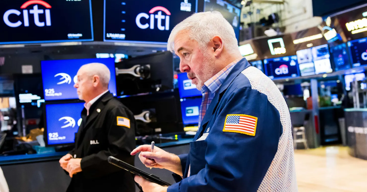 Chỉ Số Dow Jones Lập Ký Lục Khi Giá Dầu Thô Giảm Hỏi Phiên