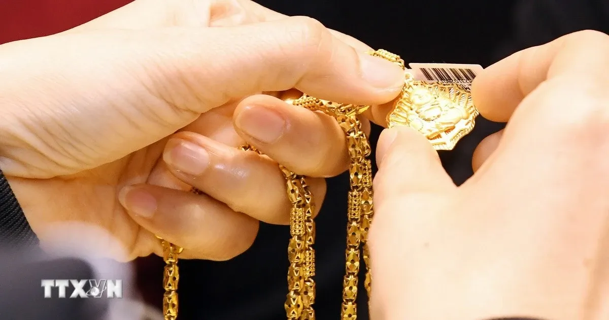 Giá Vàng Duy trì Đà Tăng Nhờ Tiến Trative Mở Lại Eo Bien Hormuz