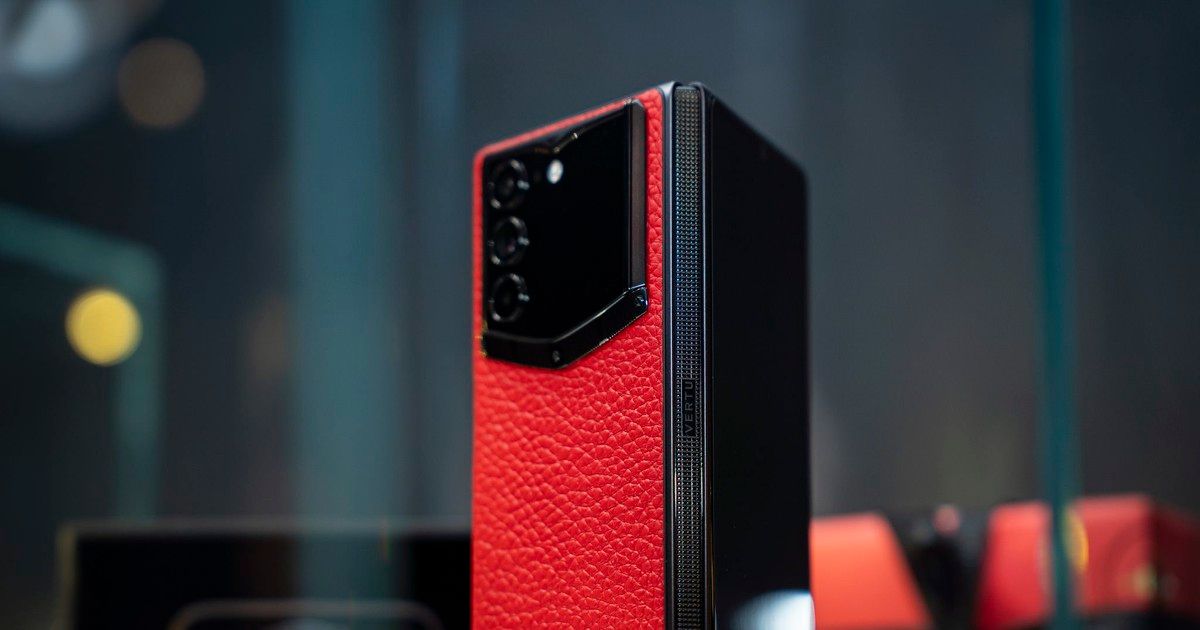 Vertu Alpha Fold: Chiến lược định vị phân khúc siêu cao cấp và tín hiệu cạnh tranh không gian AI trên thiết bị gập