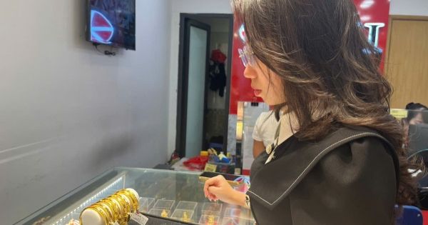 Giá vàng hôm nay (23/5): Đồng loạt giảm