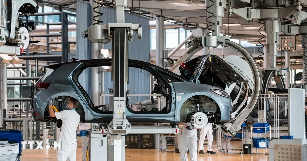 Các hãng xe châu Âu chịu thiệt hại hơn 8 tỷ euro vì thuế quan của Mỹ