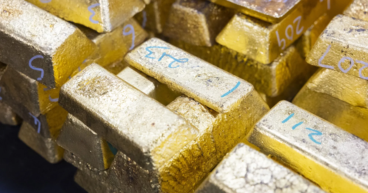 Giá vàng giảm sau tấn công Mỹ vào Iran, Brent nhảy vọt