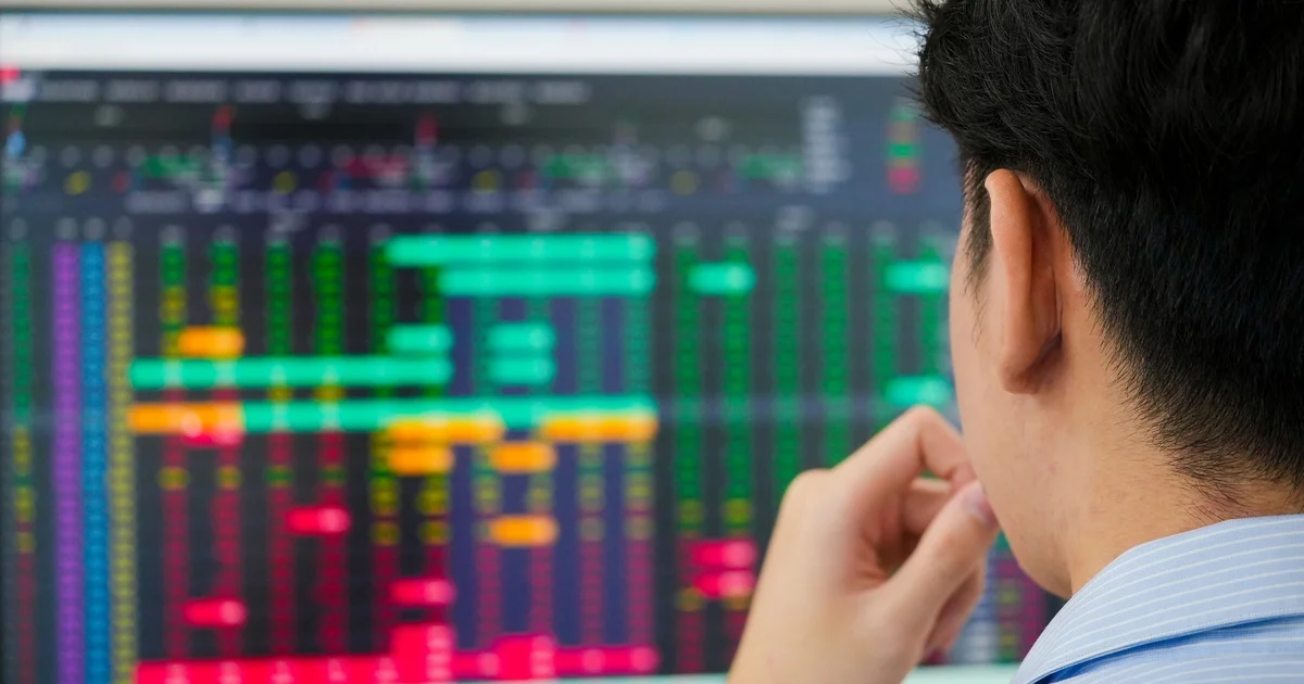 VN-Index giằng co quanh 1.880 điểm: Áp lực phân hóa và tín hiệu dòng tiền từ một cổ phiếu ngân hàng tăng trần