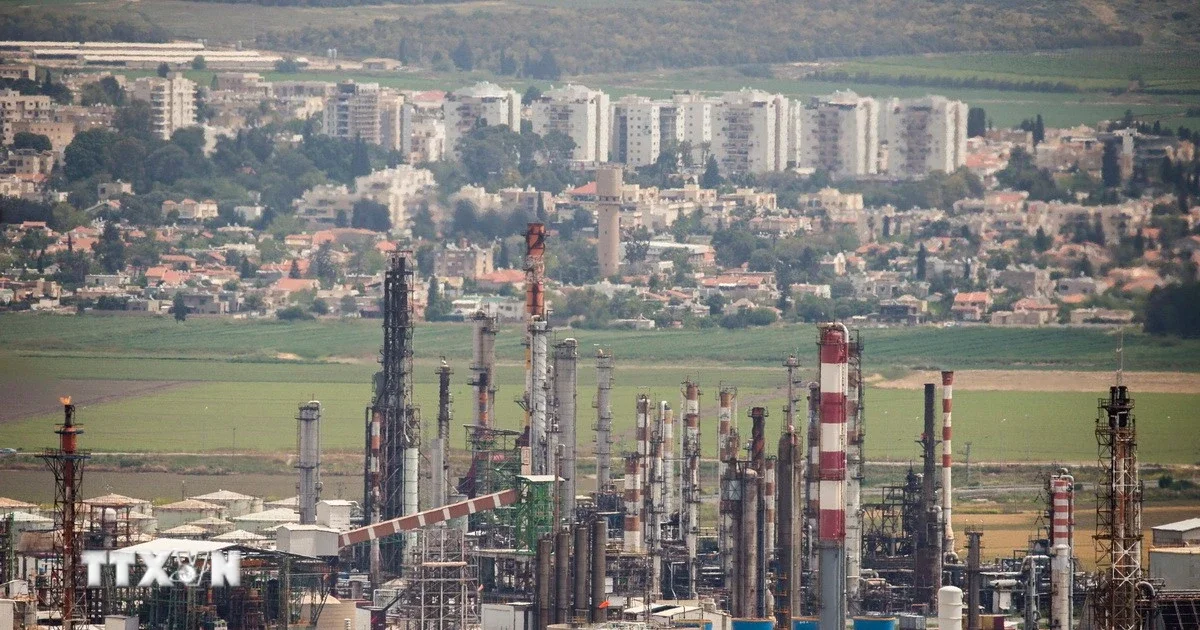 Giá dầu Brent giảm gần 3%, WTI mất hơn 3%: Phản ứng của thị trường trước thỏa thuận ngừng bắn Israel – Liban và các yếu tố nguồn cung