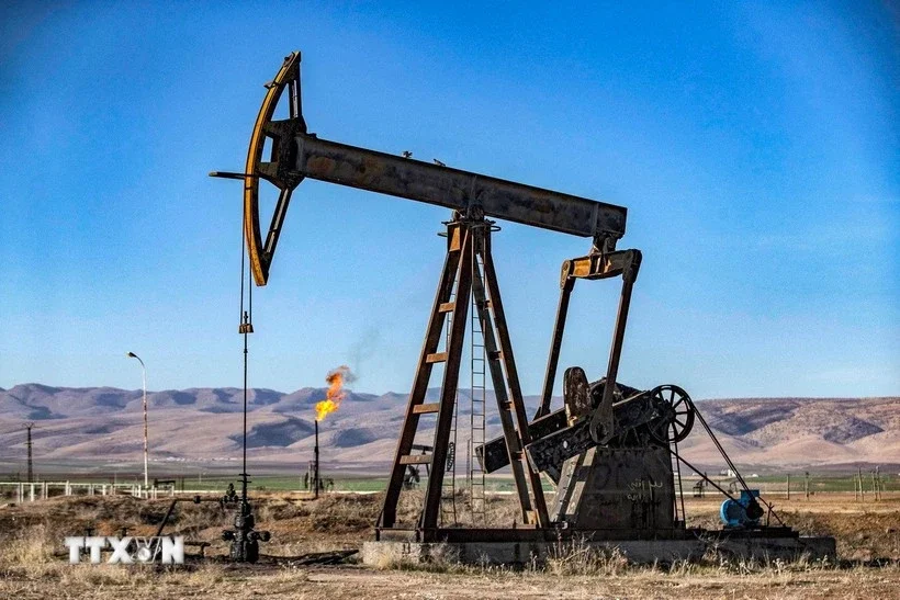 Áp lực từ thỏa thuận Mỹ-Iran: Giá dầu Brent và WTI giảm sâu, thị trường năng lượng rung chuyển