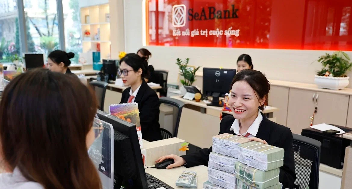 Chính phủ yêu cầu thúc đẩy tăng trưởng 'hai con số' 2026: Câu chuyện áp lực điều hành vĩ mô và dòng tiền giữa các kênh đầu tư