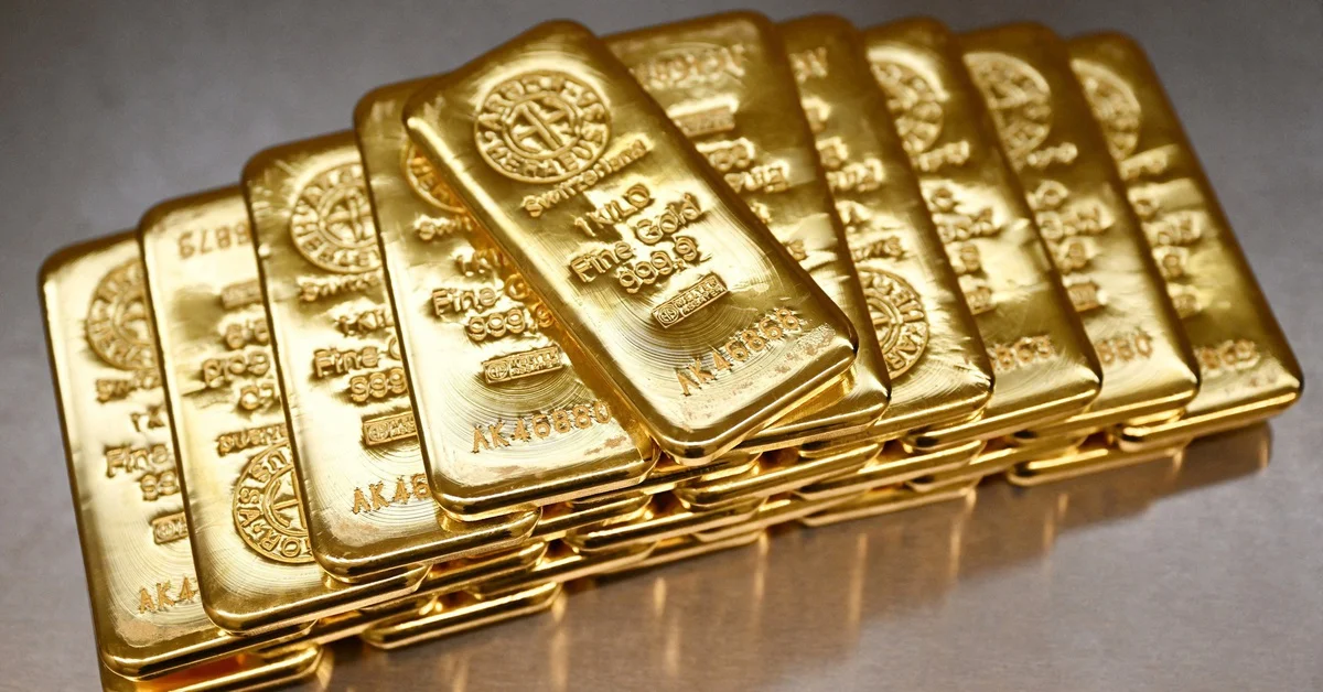 Giá dầu bật tăng, vàng mất gần 200 USD, Dow Jones lao dốc: Áp lực kép lạm phát và địa chính trị