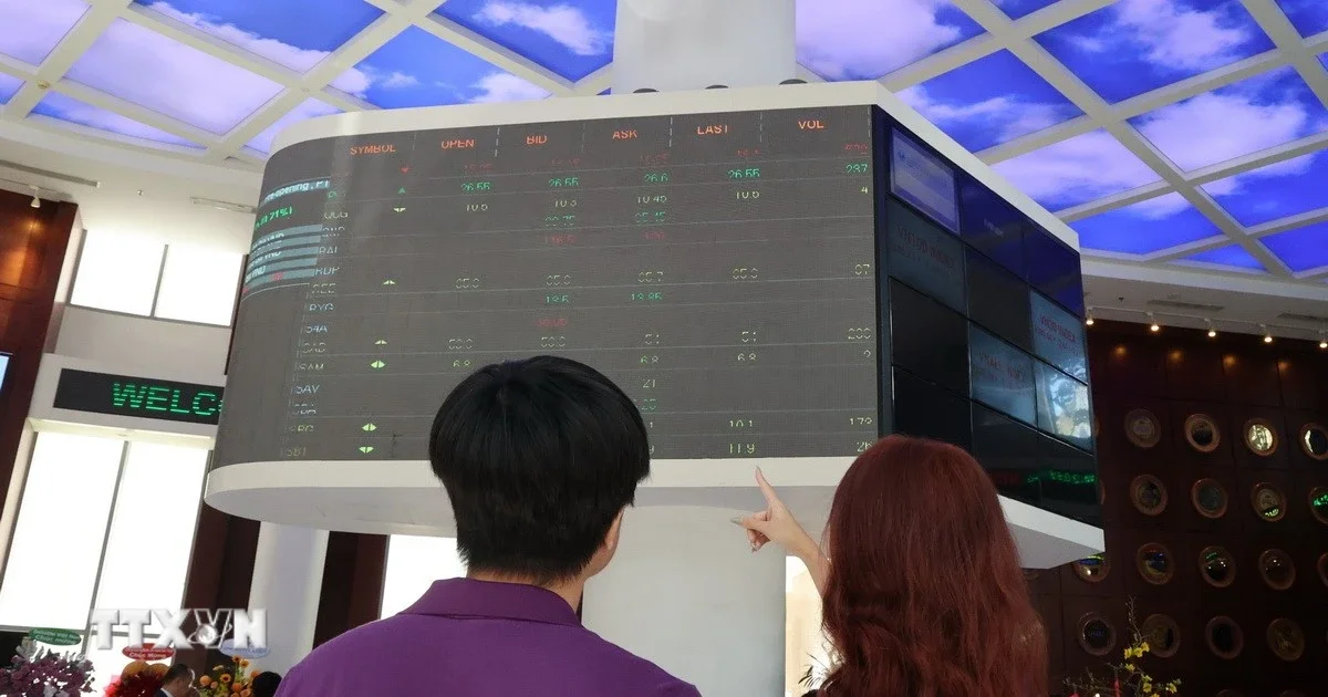 VN-Index tăng 8,84 điểm kết tuần tăng thứ hai: Bức tranh phân hóa dòng tiền và vai trò trụ đỡ từ nhóm vốn hóa lớn