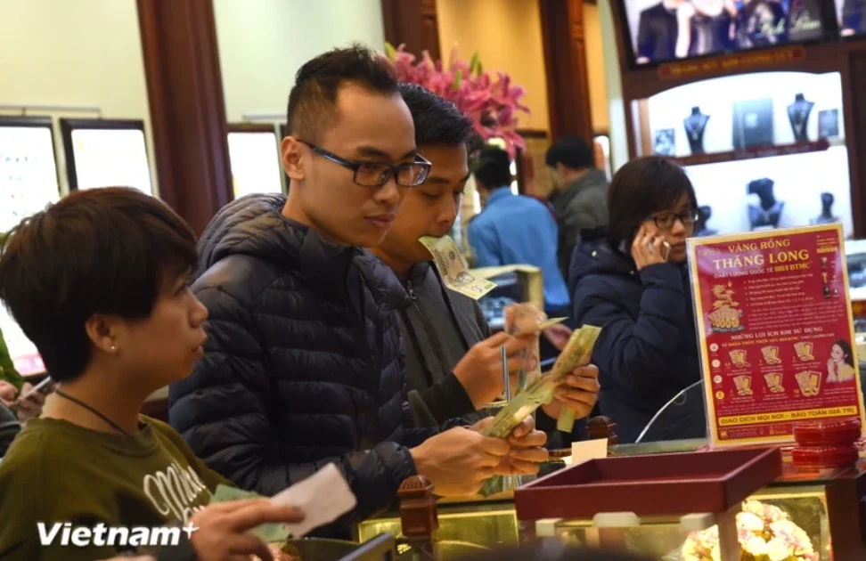 Giá vàng miếng trong nước giảm thêm 1 triệu đồng: Áp lực từ dòng tiền và chênh lệch giá quốc tế