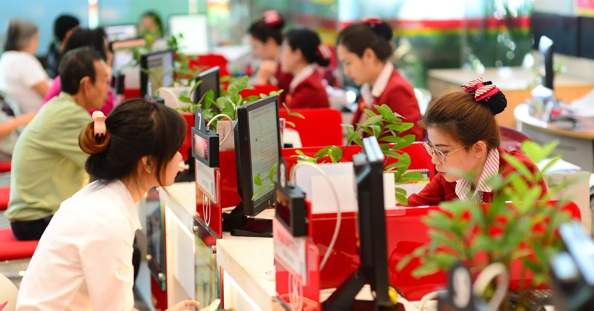 Cuộc đua chuyển đổi số ngân hàng – bảo hiểm: Áp lực hạ tầng và cơ hội tái cấu trúc dòng tiền doanh nghiệp
