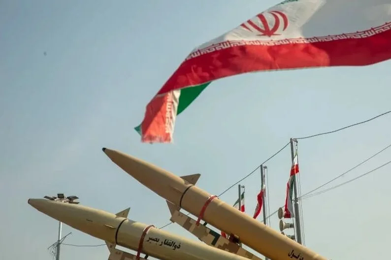 Iran phóng tên lửa đạn đạo vào căn cứ Mỹ: Rủi ro địa chính trị leo thang và tác động đến dòng vốn tài sản rủi ro