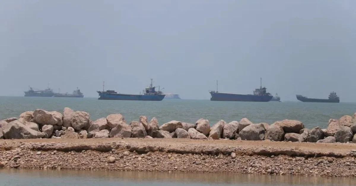 Từ thỏa thuận Mỹ - Iran: Eo biển Hormuz mở lại, dòng chảy dầu thô và áp lực thanh khoản toàn cầu