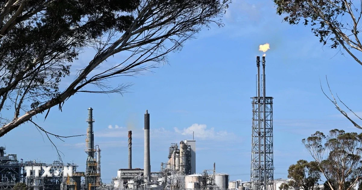 Giá dầu Brent và WTI quay về đáy tháng 3: Thỏa thuận Mỹ-Iran vẽ lại bản đồ nguồn cung năng lượng