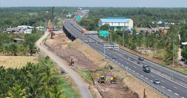 Từ câu chuyện điều chỉnh tổng mức đầu tư cao tốc nối ĐBSCL với TP.HCM: Nhìn vào áp lực tài khóa và dòng vốn đầu tư công