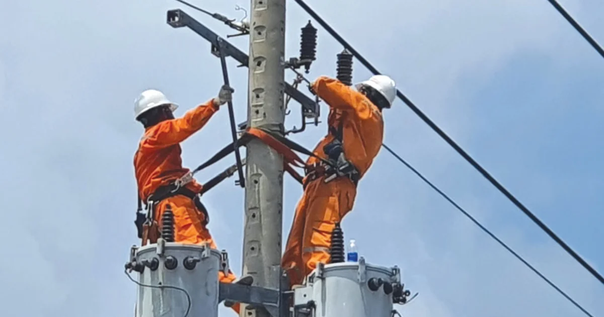 Giá vàng giảm 4,11% trong tháng 5: Áp lực chốt lời và tín hiệu từ dòng tiền nội – ngoại