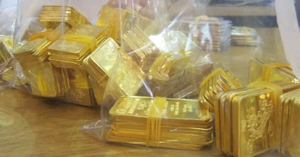 Vàng miếng SJC và vàng nhẫn phục hồi: Dòng tiền phòng thủ và áp lực từ chính sách Fed