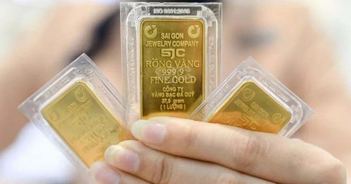 Giá vàng trong nước lao dốc trái chiều: Áp lực thanh khoản và độ trễ chính sách từ kênh SJC