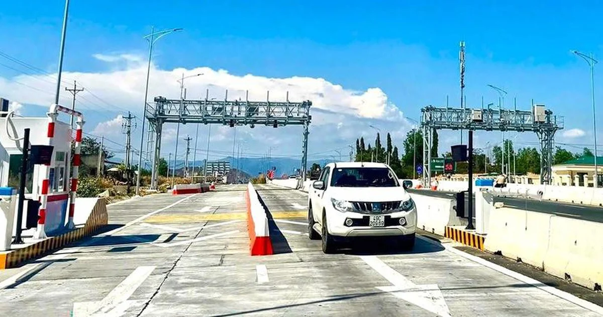 Từ chủ trương đẩy nhanh thu phí cao tốc: Áp lực lên dòng tiền và chi phí vận tải