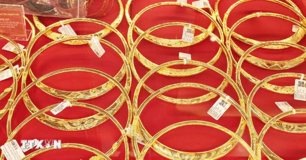 Vàng hồi phục từ đáy 7 tháng: Áp lực lãi suất và tín hiệu từ lạm phát Mỹ