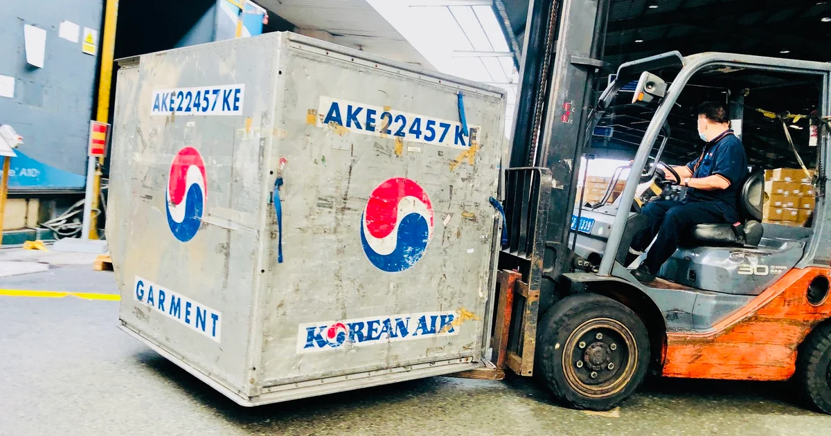 Chi phí logistics chờ cú hích từ sân bay Long Thành: Tác động hạ tầng đến dòng tiền ngành vận tải và bất động sản