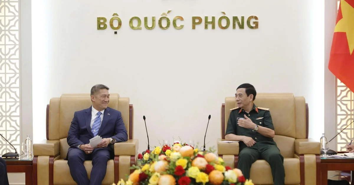 Đại tướng Phan Văn Giang tiếp Quyền Bộ trưởng Bộ Hải quân Hoa Kỳ Hùng Cao: Tín hiệu hợp tác quốc phòng song phương