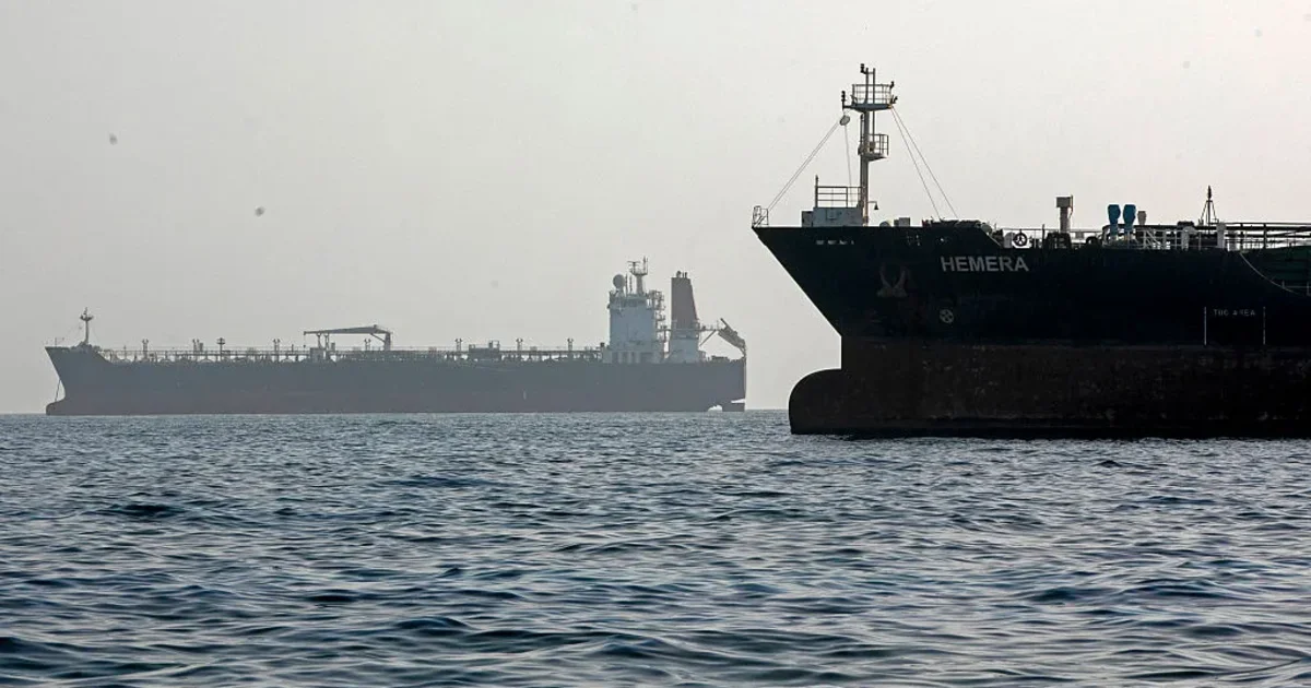 Eo biển Hormuz: Tín hiệu cải thiện giao thông và tác động đến dòng chảy năng lượng toàn cầu