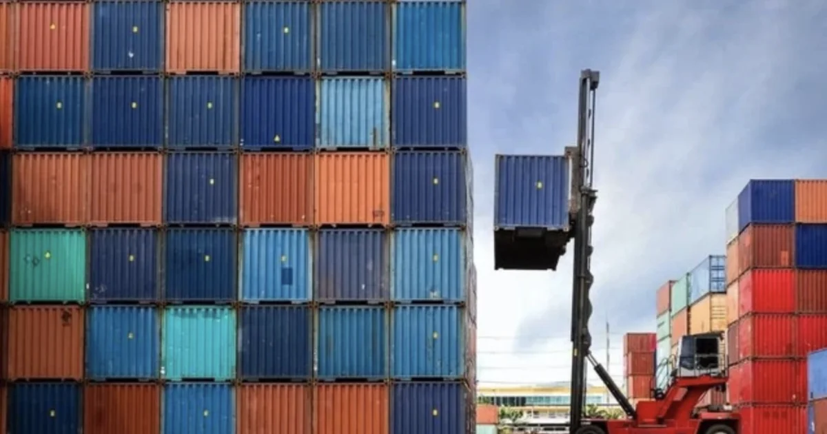 Thâm hụt thương mại 13,8 tỷ USD: Góc nhìn từ dòng chảy nguyên liệu và áp lực chi phí vốn