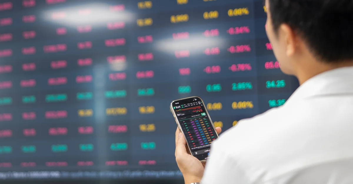Từ câu chuyện thanh khoản suy giảm nhìn về áp lực điều chỉnh của VN-Index và chiến lược phòng thủ tài sản