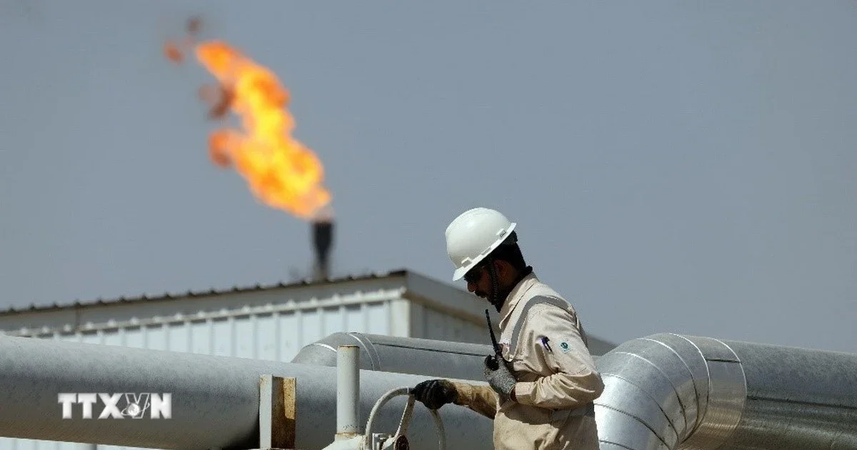 OPEC+ tăng hạn ngạch sản lượng dầu lần thứ tư: Nỗ lực ổn định nguồn cung giữa khủng hoảng eo biển Hormuz