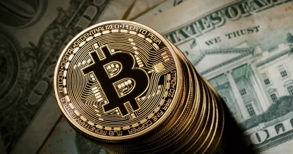 Động thái mua Bitcoin của Strategy: Áp lực lỗ chưa thực hiện và tín hiệu dòng tiền từ doanh nghiệp công nghệ