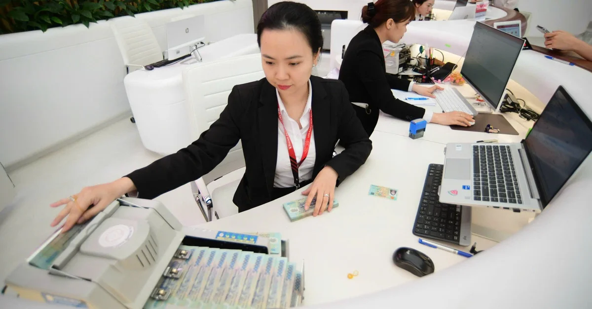 Vì sao nhà đầu tư chứng khoán theo dõi sát lãi suất liên ngân hàng?