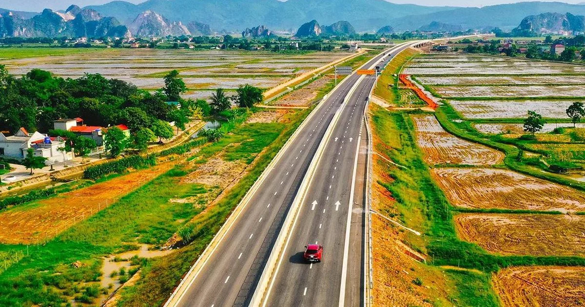 Đẩy nhanh tiến độ 5 tuyến cao tốc trọng điểm trước 2030: Cú hích cho dòng vốn đầu tư công và hạ tầng