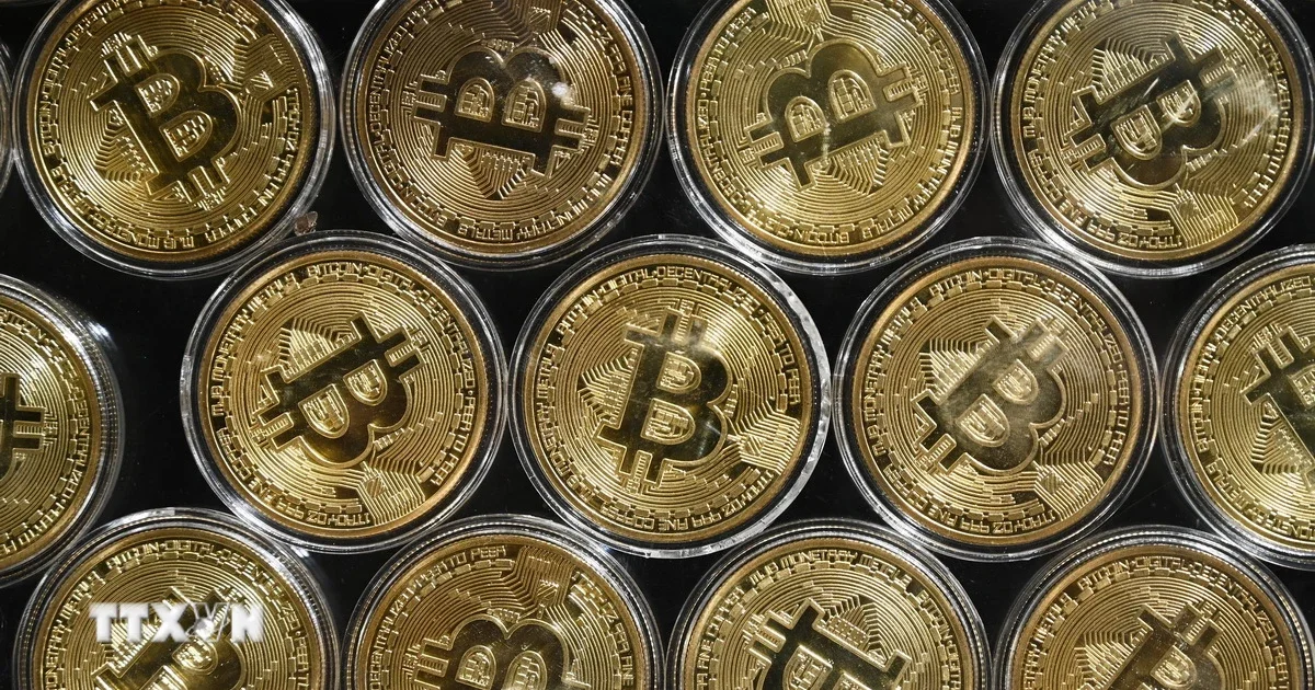Bitcoin mất 33% trong 6 tháng đầu 2026: Dòng vốn rút khỏi crypto và sức hút của AI