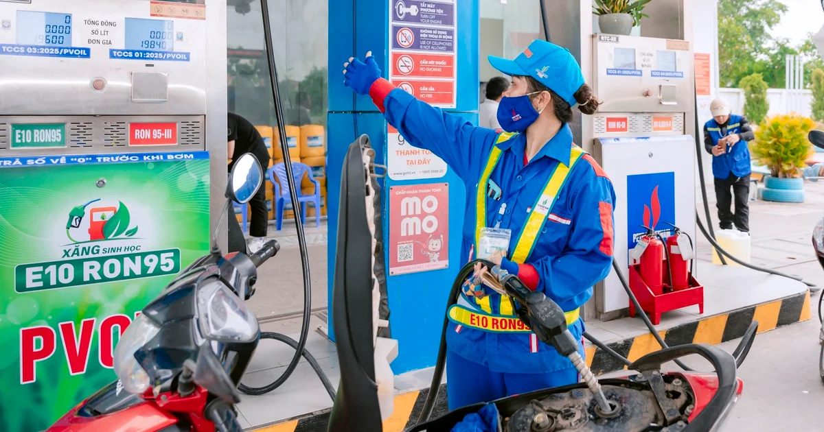 Từ câu chuyện giá xăng giảm liên tiếp: Áp lực dòng tiền và tác động đa thị trường