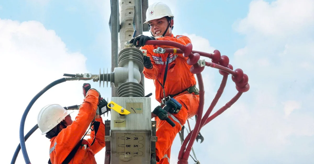 Hệ thống điện đối diện áp lực lớn khi nắng nóng có thể lên 45°C tuần tới – Tác động đến dòng tiền và chi phí vận hành