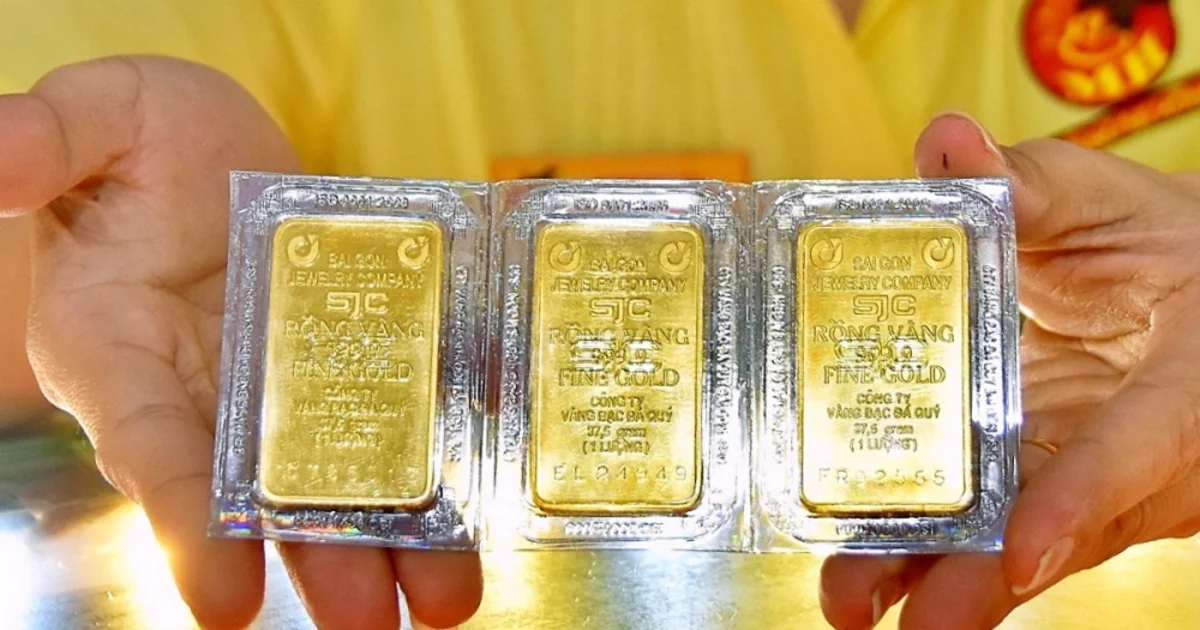 Giá vàng miếng SJC giảm phiên thứ tư liên tiếp: Áp lực thanh khoản và độ trễ chính sách từ câu chuyện chênh lệch giá trong nước – thế giới