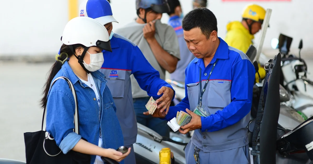 Từ đợt giảm giá xăng dầu ngày 4-6-2026: Áp lực chi phí vốn và tín hiệu điều hành trong bối cảnh chuyển đổi nhiên liệu