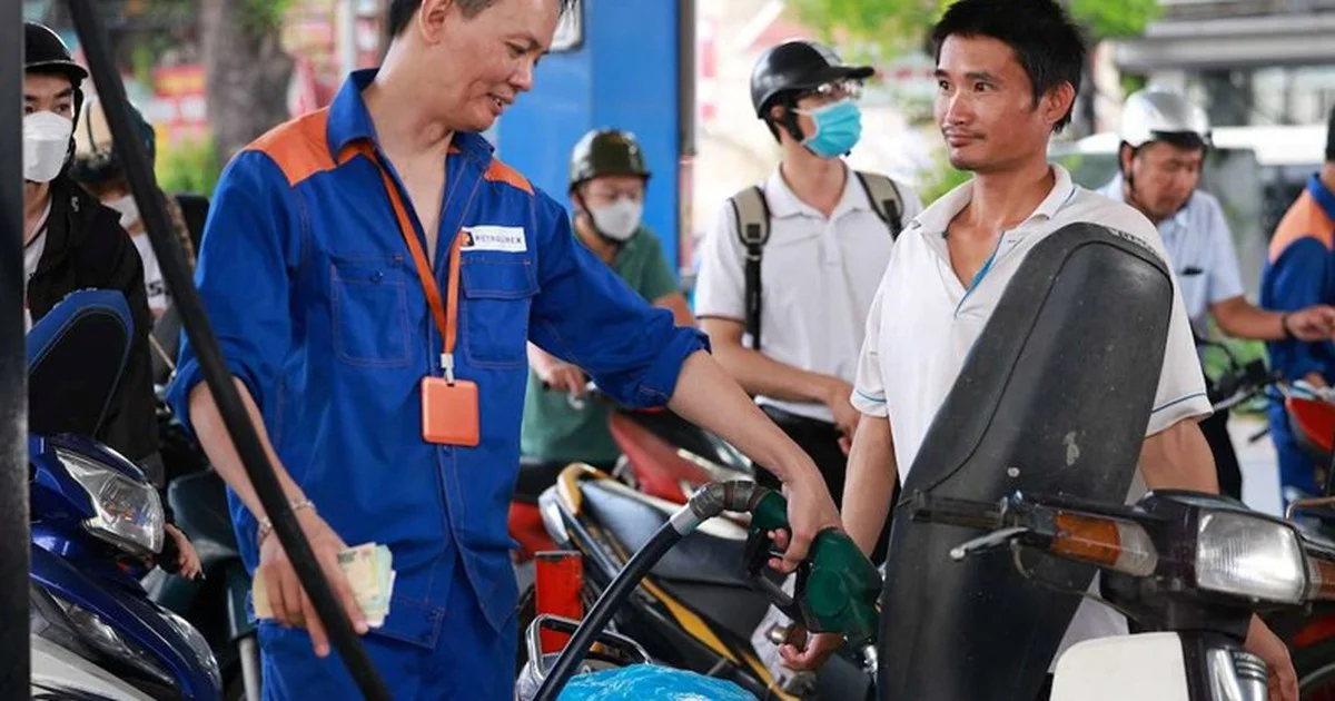 Giá xăng dầu hạ nhiệt: Từ cú sốc địa chính trị đến hiệu quả điều hành Quỹ Bình ổn 8.000 tỷ đồng