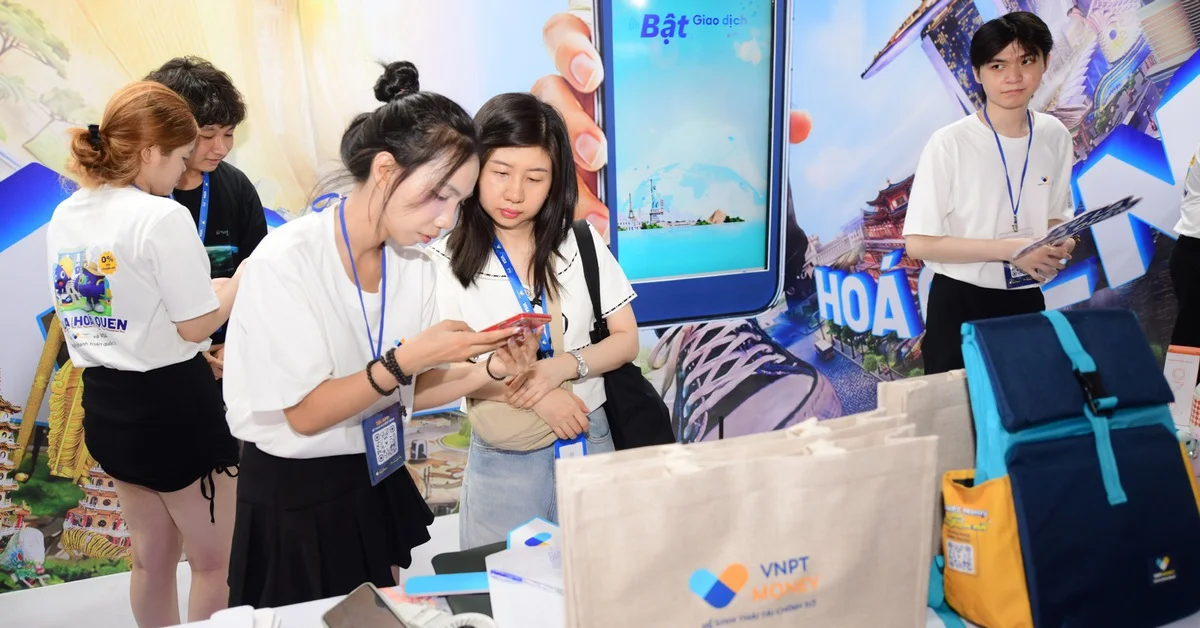 Từ không gian trải nghiệm 'Xứ lạ hóa quen' nhìn về dòng vận động của thanh toán số xuyên biên giới