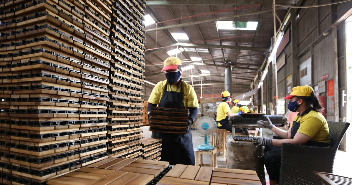 Xuất khẩu trực tuyến Việt Nam bứt tốc: Từ con số 31 tỷ USD đến áp lực logistics và nhân lực