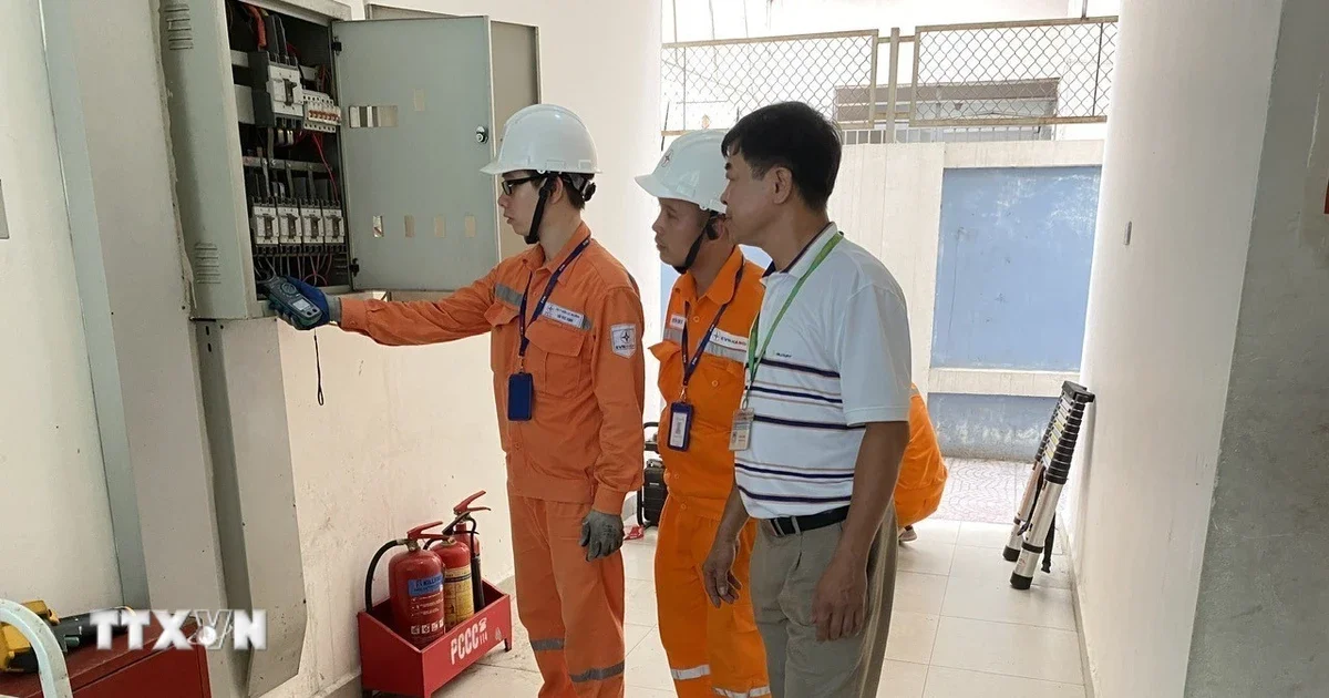 Từ điều chỉnh khung giờ cao điểm điện 2026: Tín hiệu giá và áp lực vận hành hệ thống điện Việt Nam