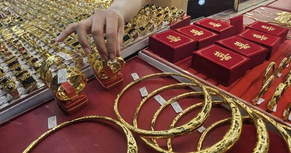 Từ đề xuất bãi bỏ giấy phép vàng trang sức: Nhìn về triển vọng dòng tiền và áp lực điều chỉnh chính sách