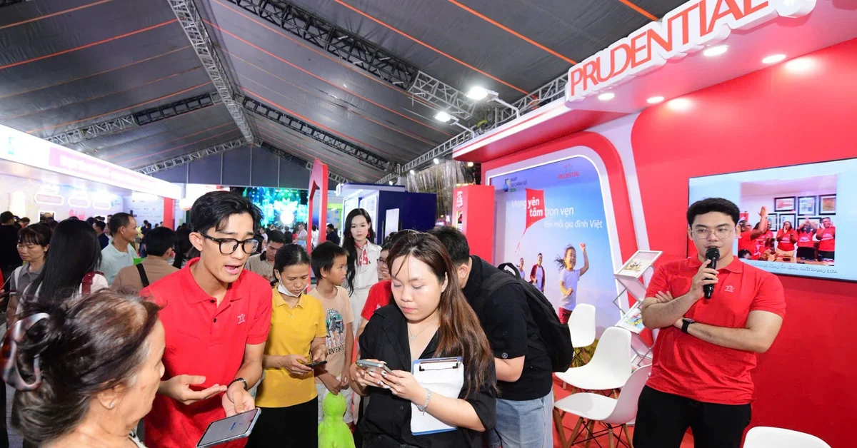 Prudential Việt Nam số hóa bảo hiểm: Từ lễ hội tài chính đến chiến lược vận hành dòng tiền trong ngành
