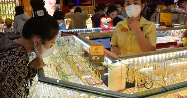 Giá vàng bật tăng trở lại trước áp lực kép từ lãi suất và chính sách Fed