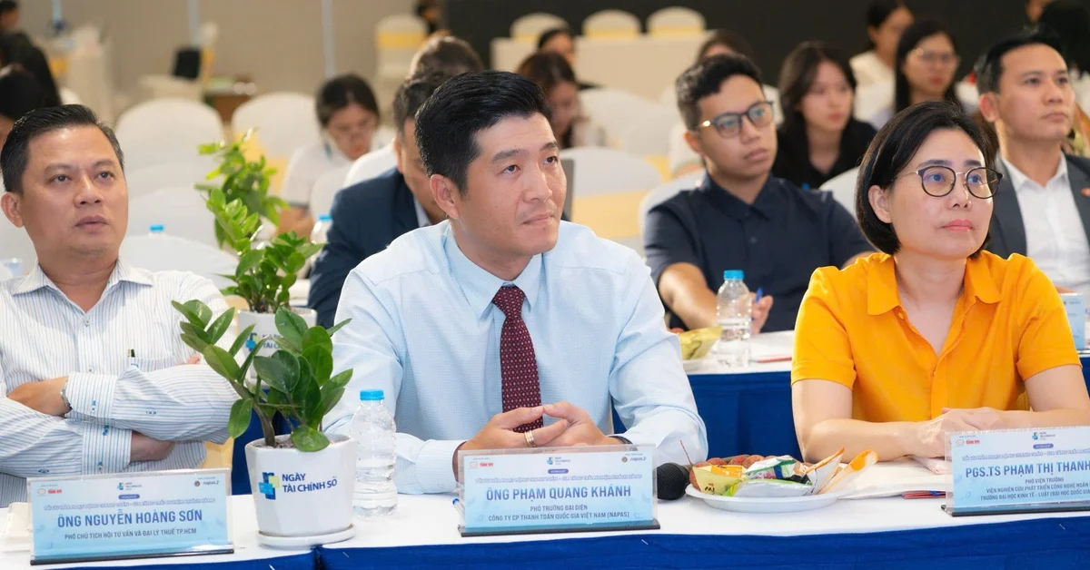 Chuyển đổi số thanh toán cho tiểu thương: Áp lực chi phí và bài toán thuế từ góc nhìn ngân hàng