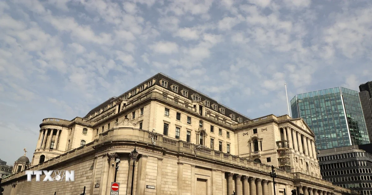 Dư địa chính sách tiền tệ: Ba quyết định lãi suất, một bài toán năng lượng từ London đến Jakarta