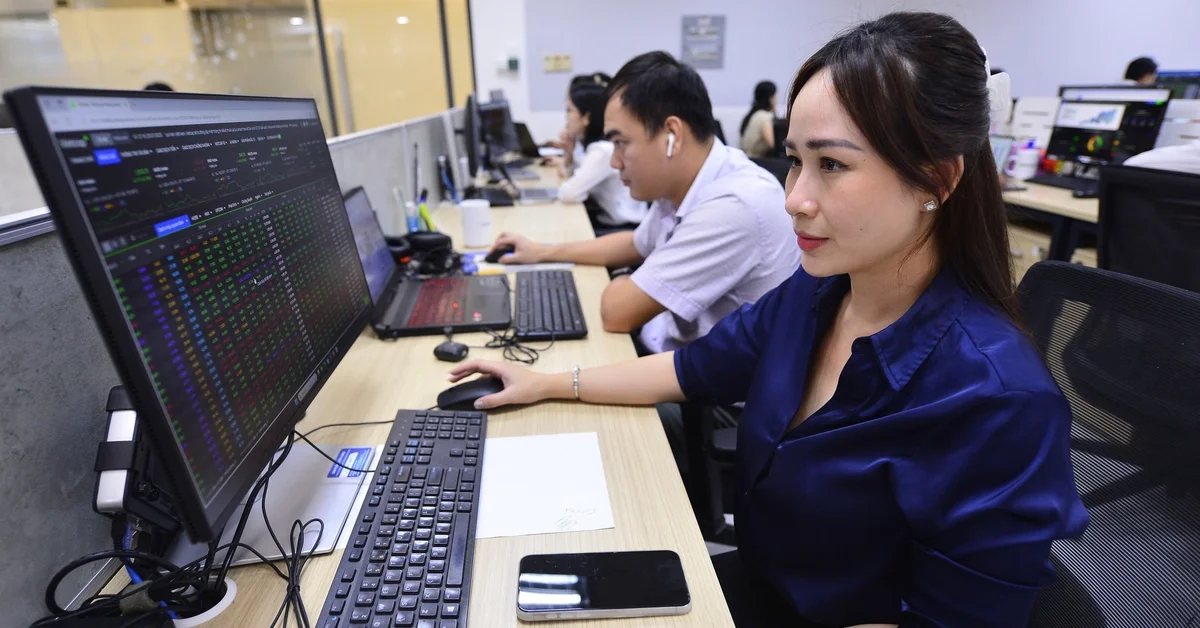 Loạt mã chứng khoán tăng kịch trần, VN-Index áp sát 1.800 điểm: Áp lực phân hóa và dòng tiền ngoại
