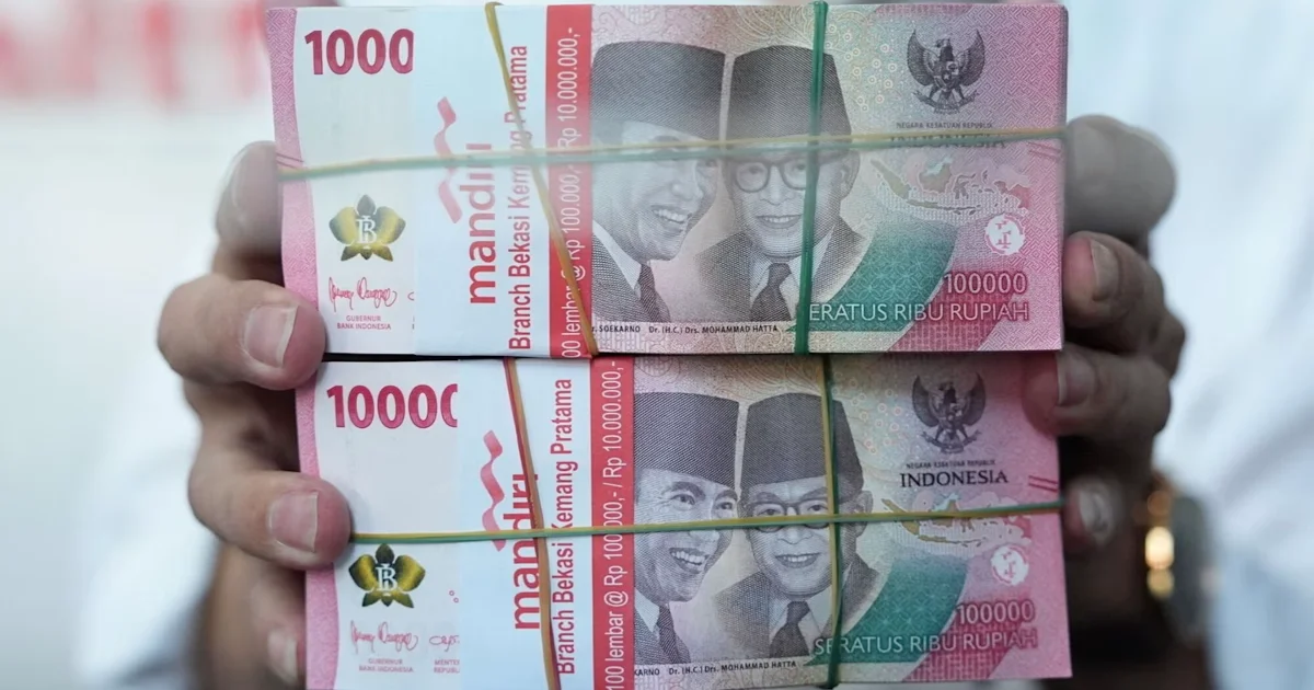 Indonesia tăng lãi suất khẩn cấp lần hai trong ba tuần: Phân tích áp lực tỷ giá và dòng vốn rút ròng